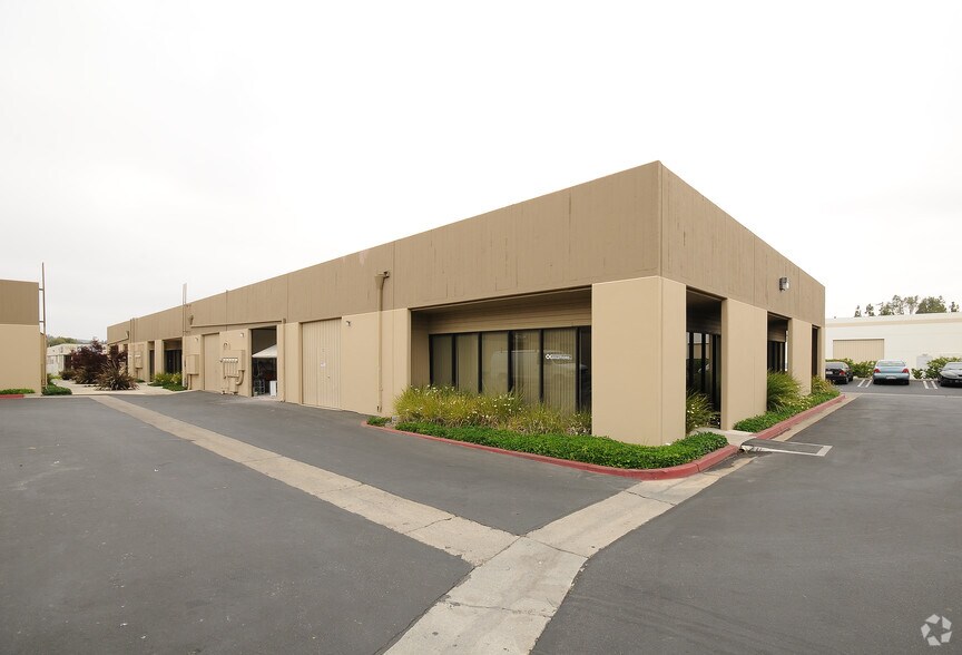 More Photos Of 23322 Peralta Dr, Laguna Hills Light Manufacturing For Lease