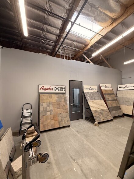 More Photos Of 39301 Badger St, Palm Desert Warehouse For Sale