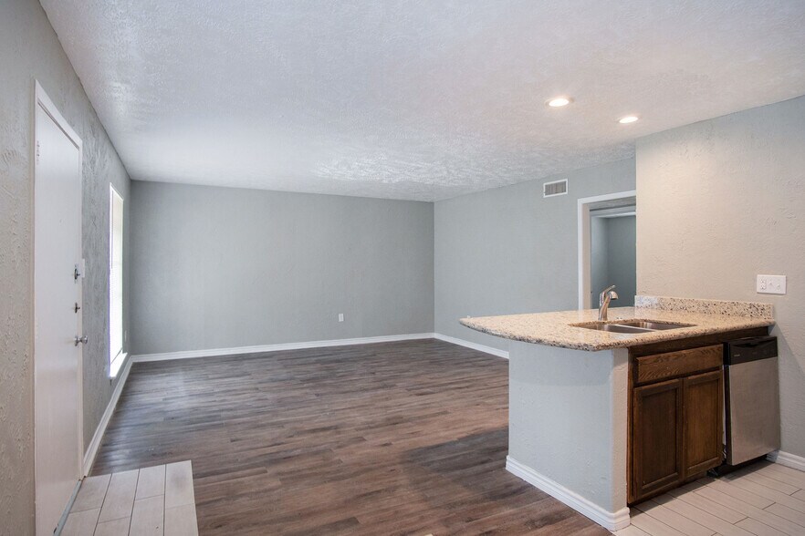 More Photos Of 3300 S College Ave, Bryan Apartments For Sale