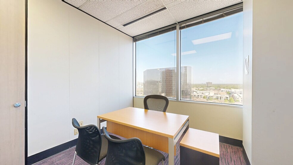 More Photos Of 12 Greenway Plz, Houston Coworking Space