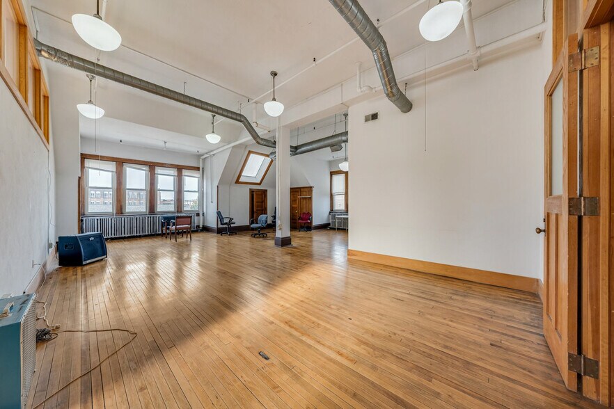 More Photos Of 4403 St Clair Ave, Cleveland Coworking Space