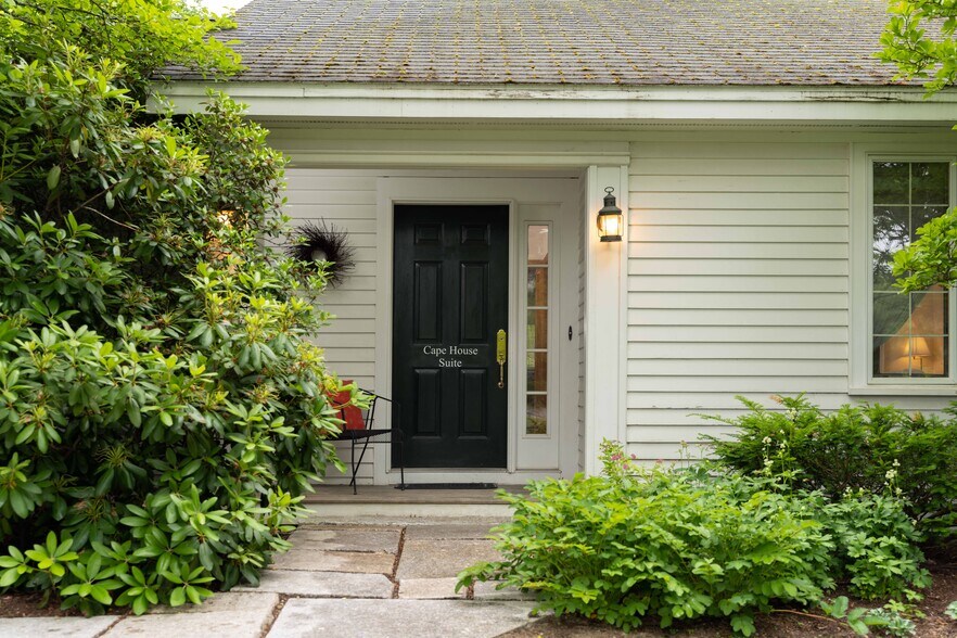 More Photos Of 40 Union St, Blue Hill Hospitality For Sale