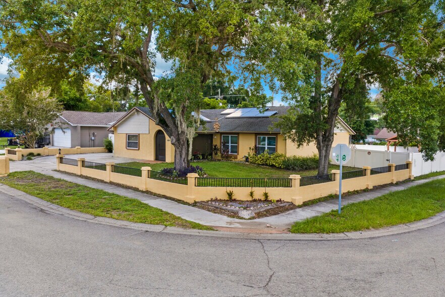 More Photos Of 613 Forest Hills Dr, Brandon Assisted Living For Lease