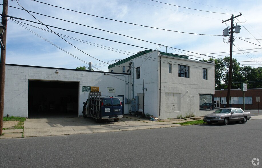 More Photos Of 71 Mineola Ave, Roslyn Heights Auto Repair For Sale