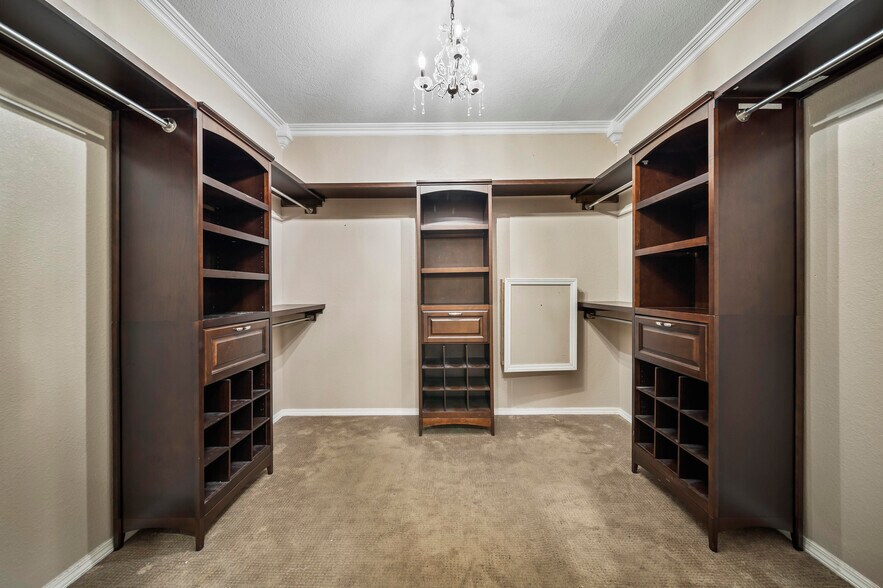 More Photos Of 4702 E 11th St, Tulsa Freestanding For Sale