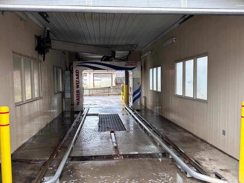 More Photos Of 701 Chestnut St, South Charleston Carwash For Sale