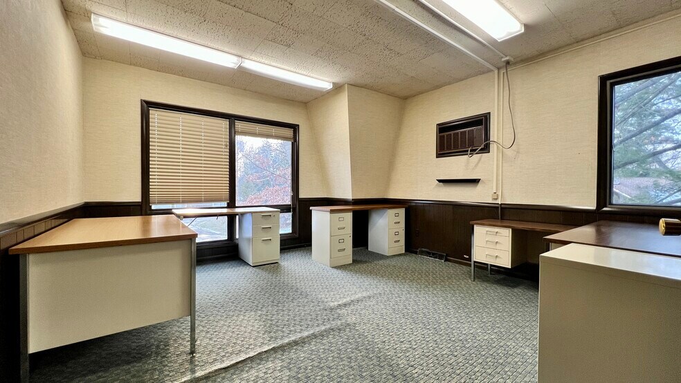 More Photos Of 2604 Sunnyside Dr, Cadillac Medical For Sale