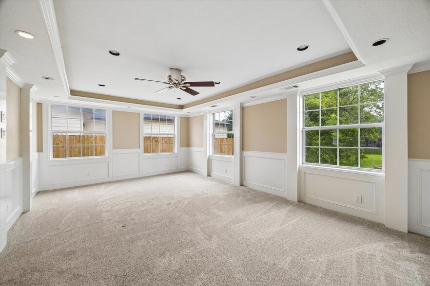 More Photos Of 1330 Des Jardines St, Houston Office Residential For Sale