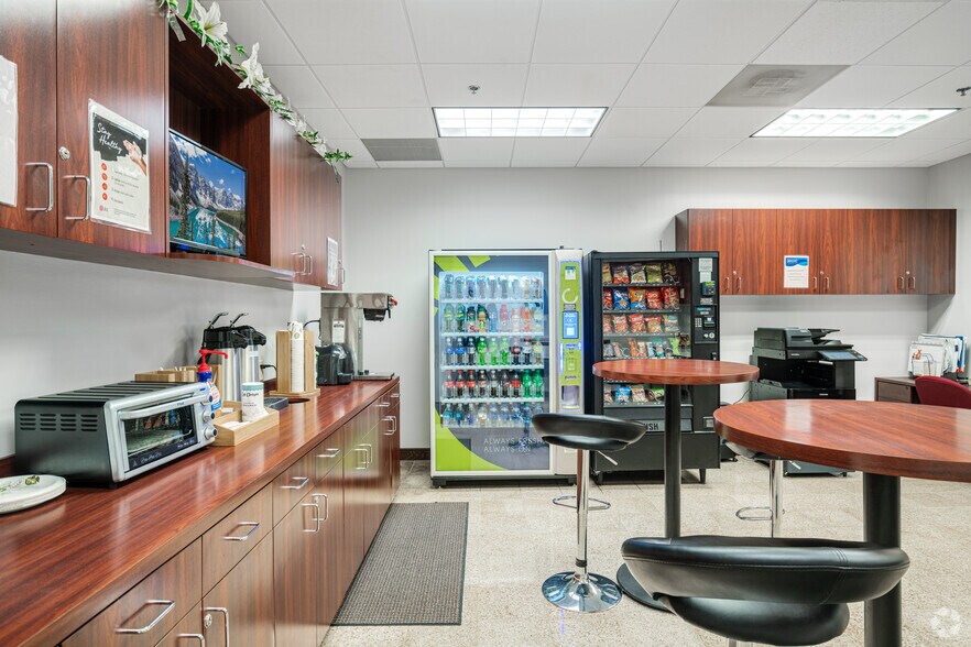 More Photos Of 1375 Gateway Blvd, Boynton Beach Coworking Space