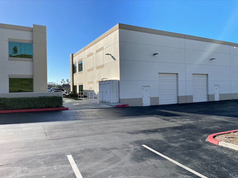 More Photos Of 3516 Seagate Way, Oceanside Warehouse For Sale