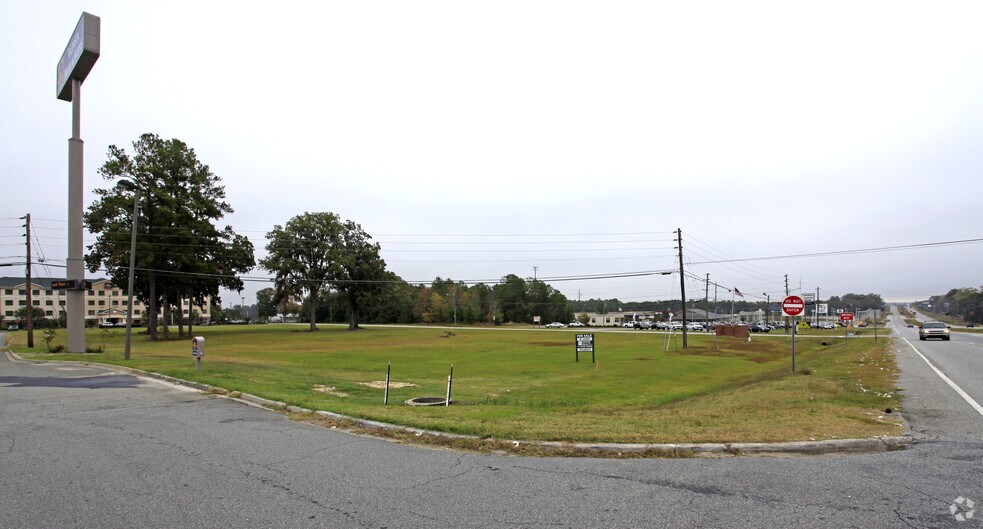 More Photos Of Valdosta Rd, Valdosta Land For Lease