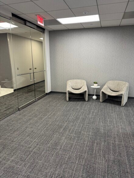 More Photos Of 100 Peachtree St NW, Atlanta Office For Lease