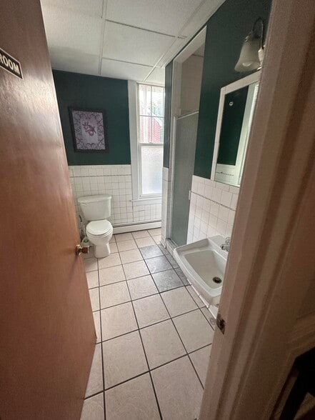 More Photos Of 202 S College St, Harrodsburg Hospitality For Sale