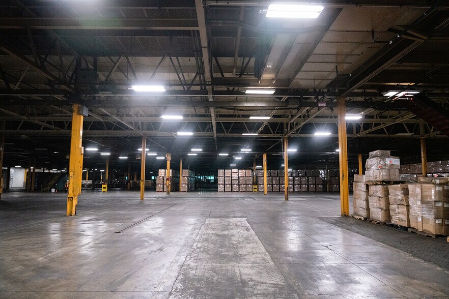 More Photos Of 450 Sherman Av N, Hamilton Industrial For Lease
