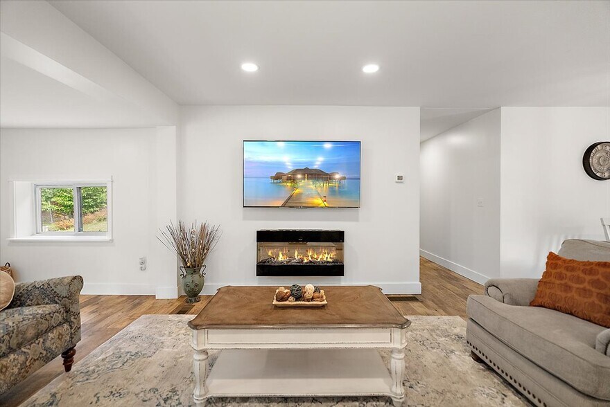 More Photos Of 3943 N Skookum Rd, Luther Hotel For Sale