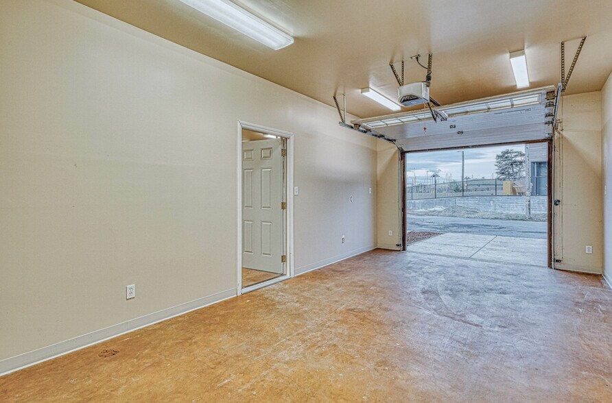 More Photos Of 7550 Sandholdt Rd, Moss Landing Warehouse For Sale