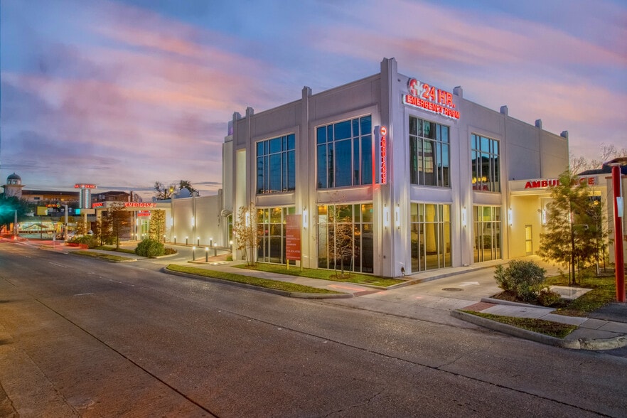 More Photos Of 1110 W Gray St, Houston Freestanding For Sale
