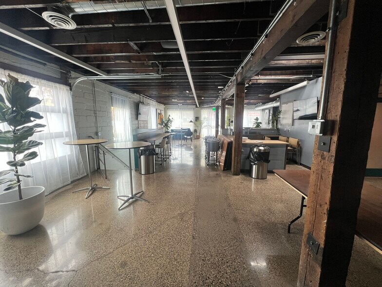 More Photos Of 4010 E Lake St, Minneapolis Storefront For Lease