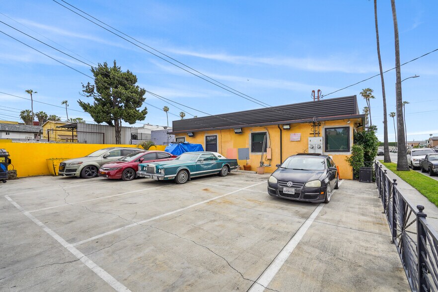 More Photos Of 7700 S Broadway, Los Angeles Office For Sale