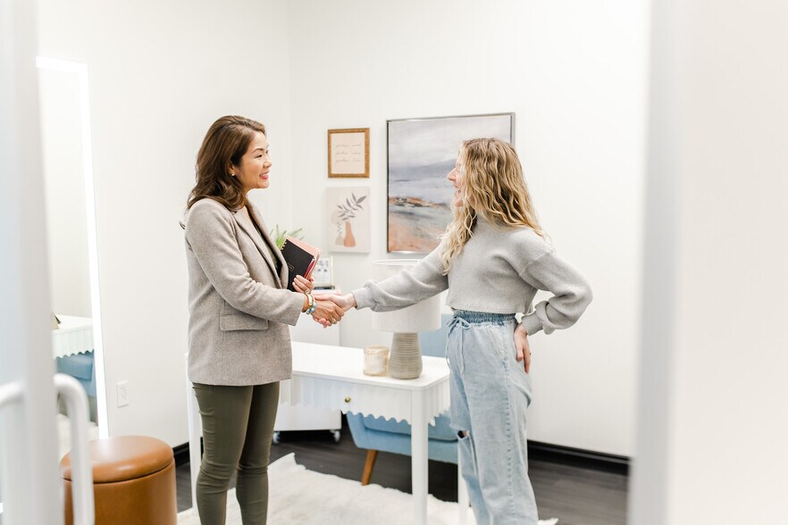 More Photos Of 5020 Park Ave, Memphis Coworking Space