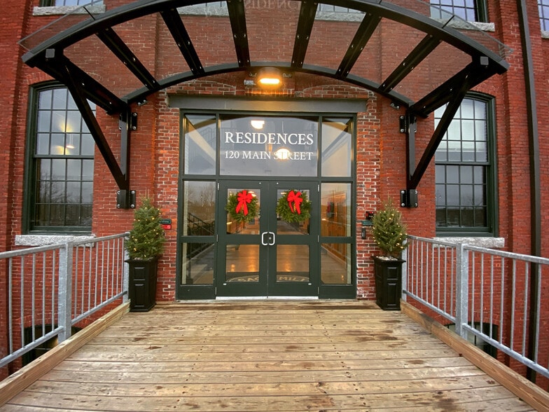 More Photos Of 120 Main St, Saco Apartments For Lease