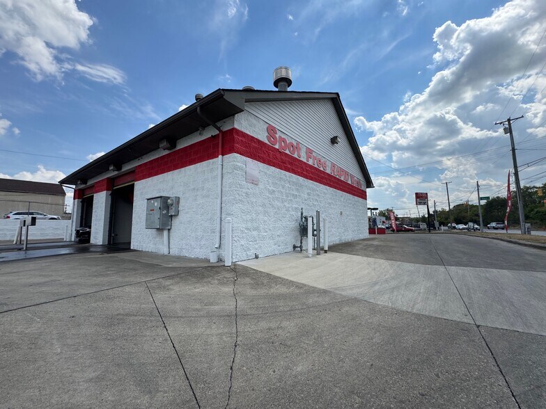 More Photos Of 1940 E Main St, Columbus Carwash For Sale