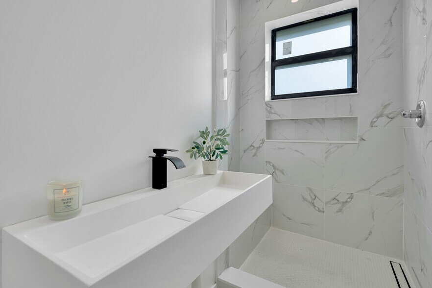 More Photos Of 1370 SW 5th St, Miami Apartments For Sale