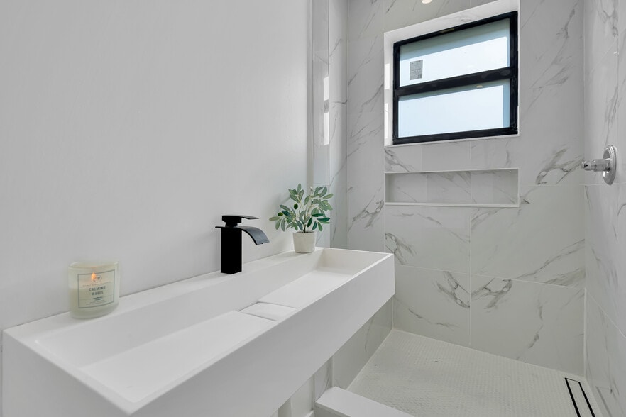 More Photos Of 1370 SW 5th St, Miami Apartments For Sale