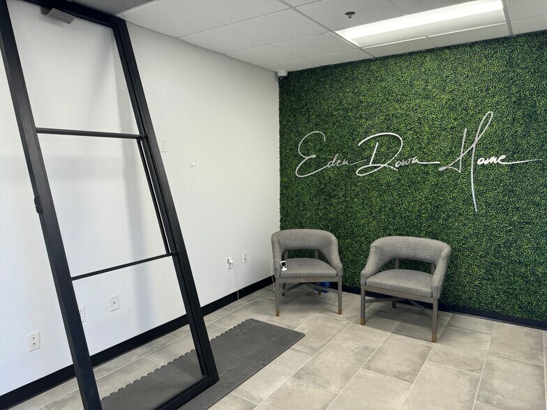 More Photos Of 219 S William Dillard Dr, Gilbert Warehouse For Sale