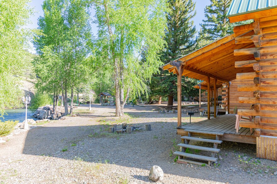 More Photos Of 860 County Road 142, Lake City Hotel For Sale