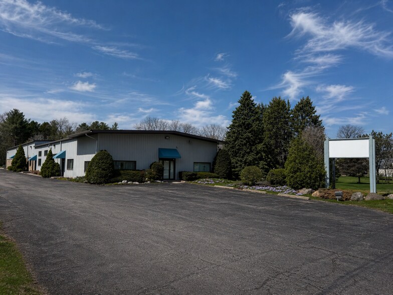 More Photos Of 3119 S Route 31, Prairie Grove Warehouse For Sale