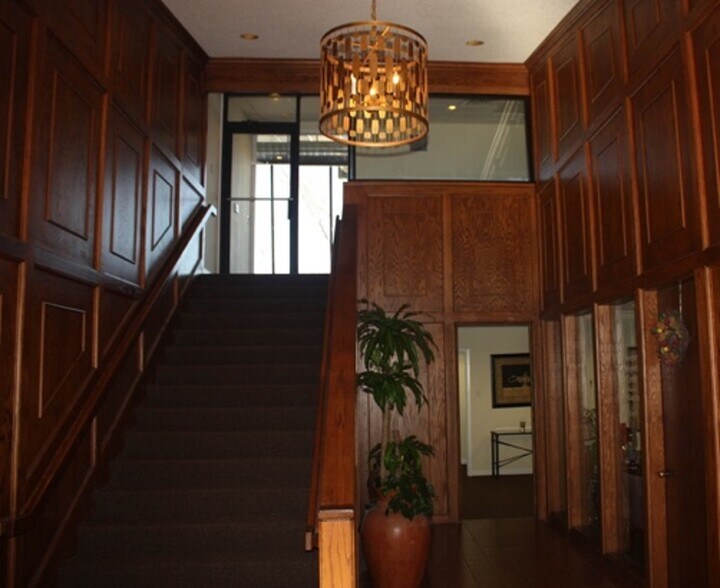 More Photos Of 1111 24th St W, Austin Office For Lease