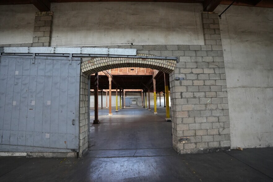 More Photos Of 1500 S 300 W, Clearfield Warehouse For Lease