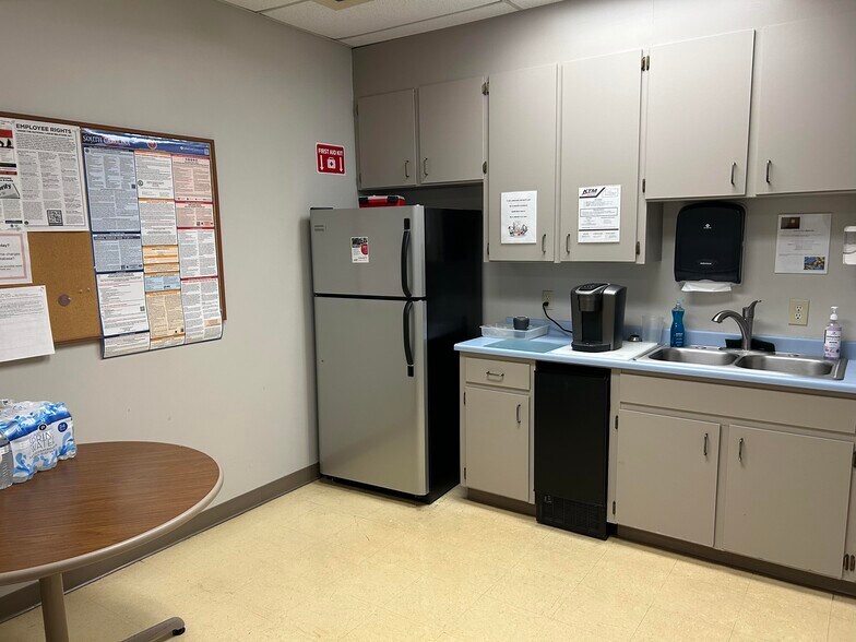 More Photos Of 603 High Tech Ct, Greer Research And Development For Lease