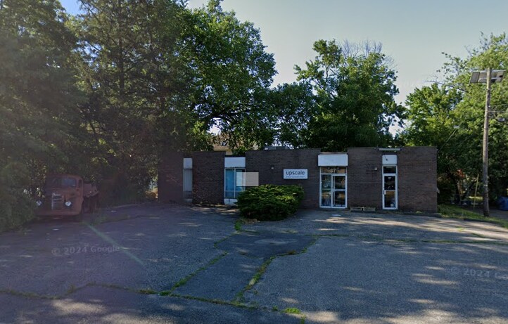 More Photos Of 37 W Prospect St, East Brunswick Freestanding For Sale