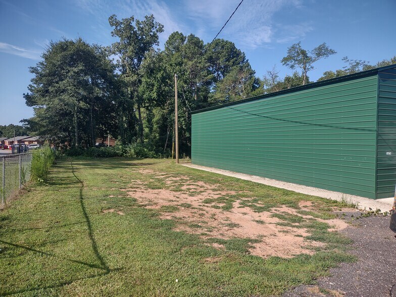 More Photos Of 1679 Atlanta Hwy SE, Statham Warehouse For Lease