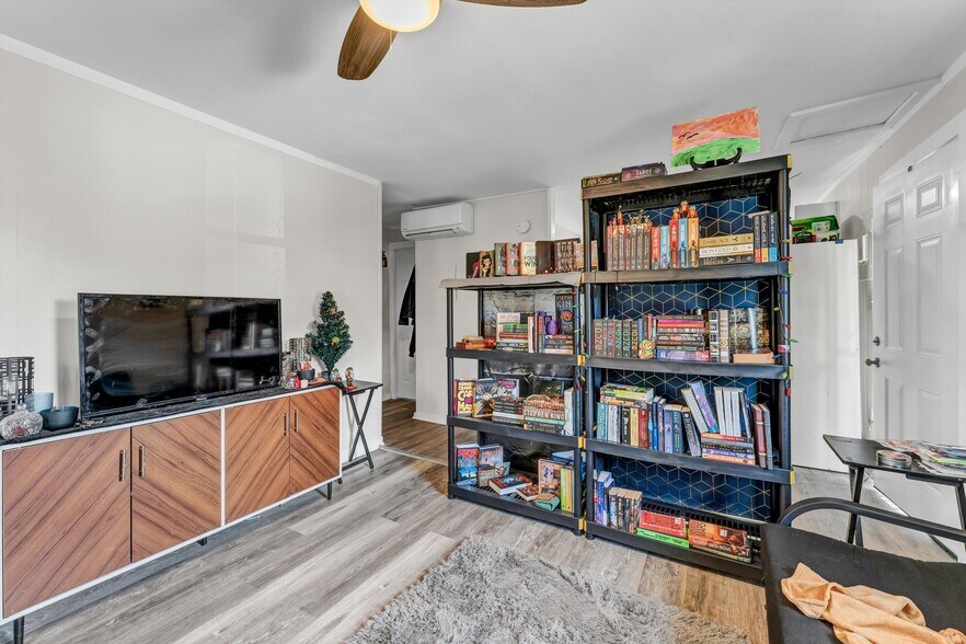 More Photos Of 558 W Outer Dr, Oak Ridge Multifamily For Sale