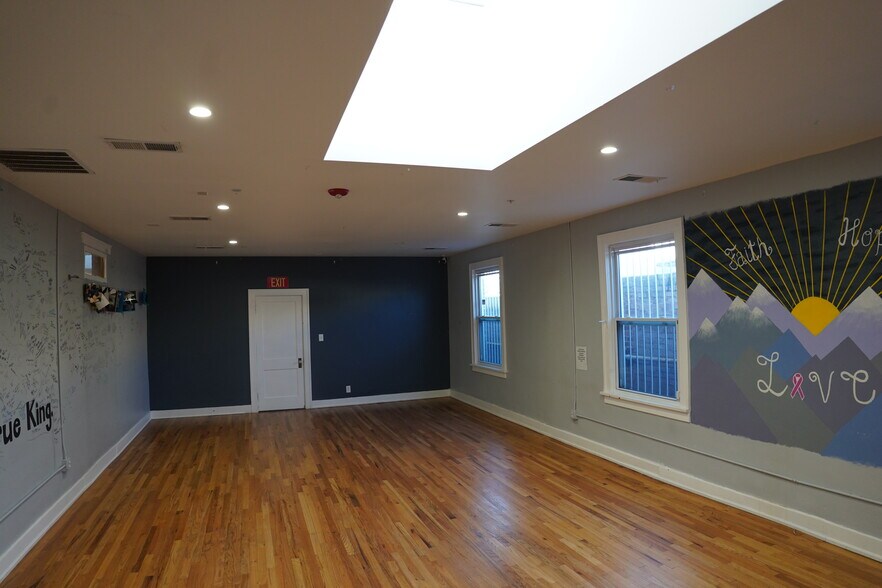 More Photos Of 3483-3487 S Broadway, Englewood Storefront Retail Office For Lease