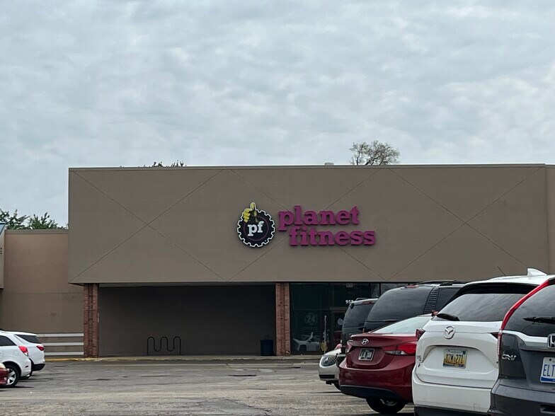 More Photos Of 1100 SW 28th St, Wyoming Unknown For Lease