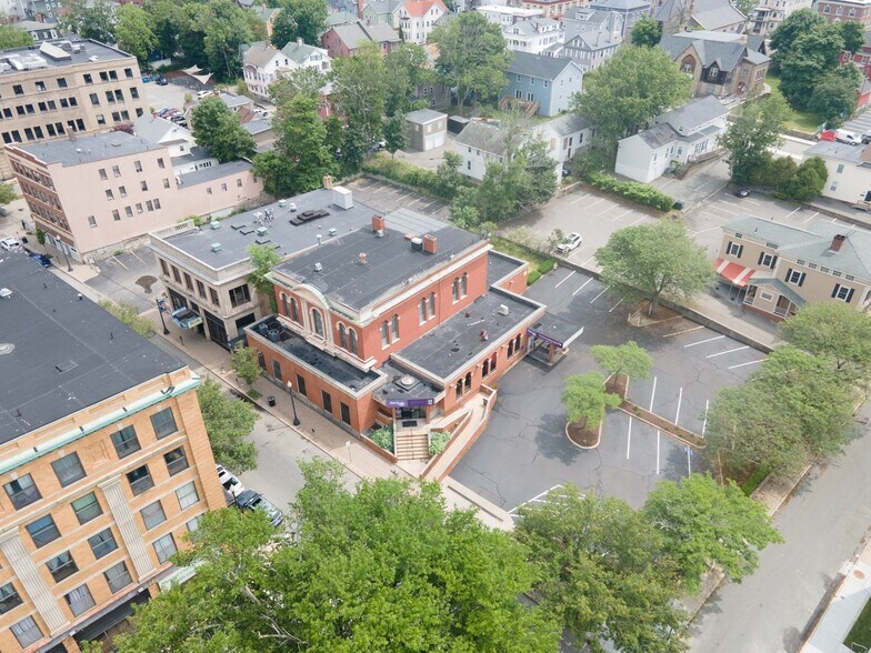 More Photos Of 141 N Main St, Fall River Medical For Lease