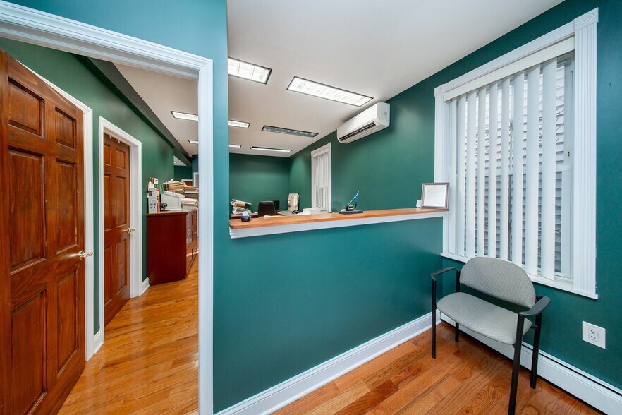 More Photos Of 2334 Sound St, Astoria Medical For Lease