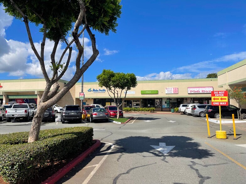 More Photos Of 98-1277 Kaahumanu St, Aiea Freestanding For Lease