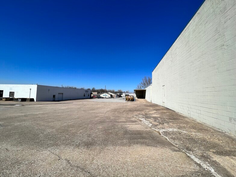 More Photos Of 6310 E 13th St, Tulsa Manufacturing For Sale
