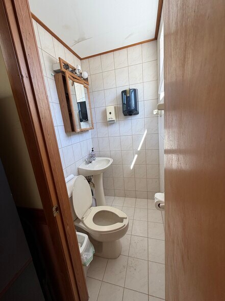 More Photos Of 1933 SW 27th Ave, Miami Office For Lease