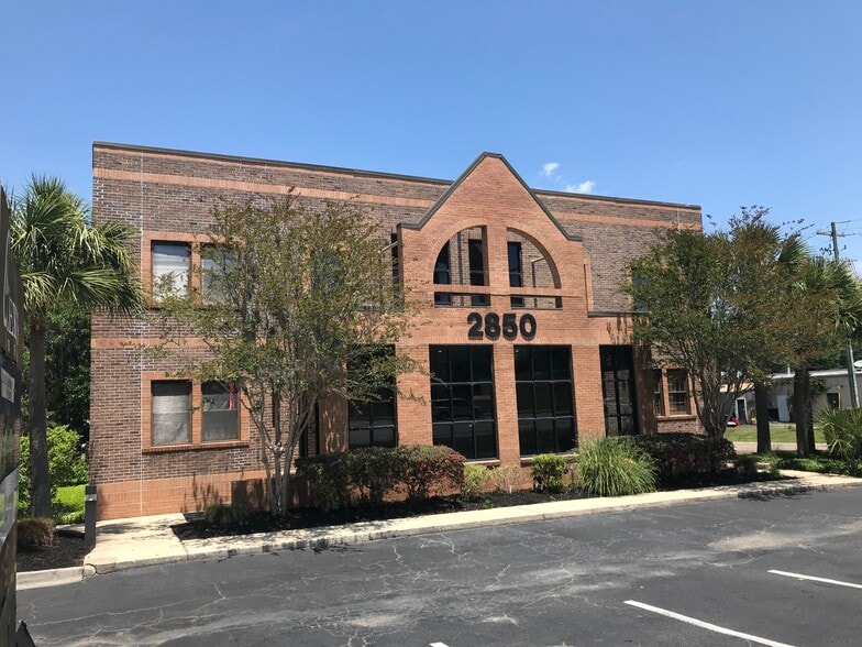 More Photos Of 2850 Ashley Phosphate Rd, North Charleston Office For Lease