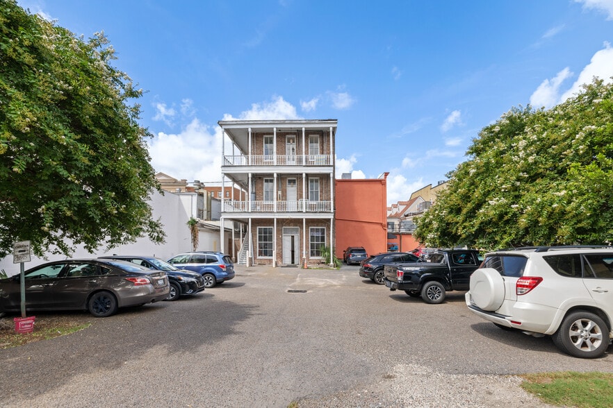 More Photos Of 438 King St, Charleston Office For Lease