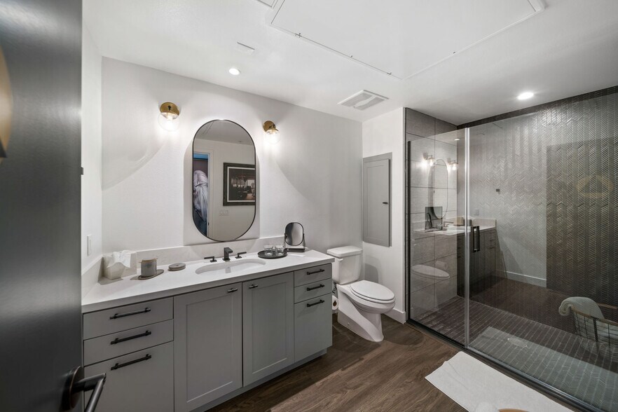 More Photos Of 585 Anton Blvd, Costa Mesa Apartments For Lease