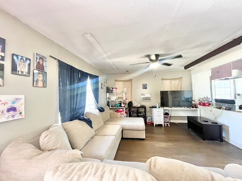 More Photos Of 2513 Connie Dr, Sacramento Office For Sale