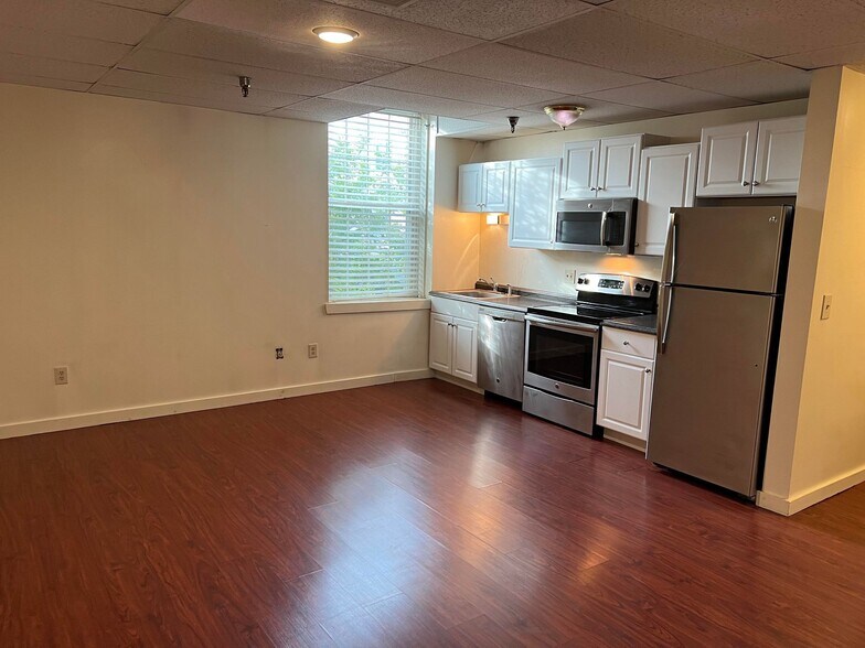 More Photos Of 45 Pearl St, Portsmouth Office For Sale