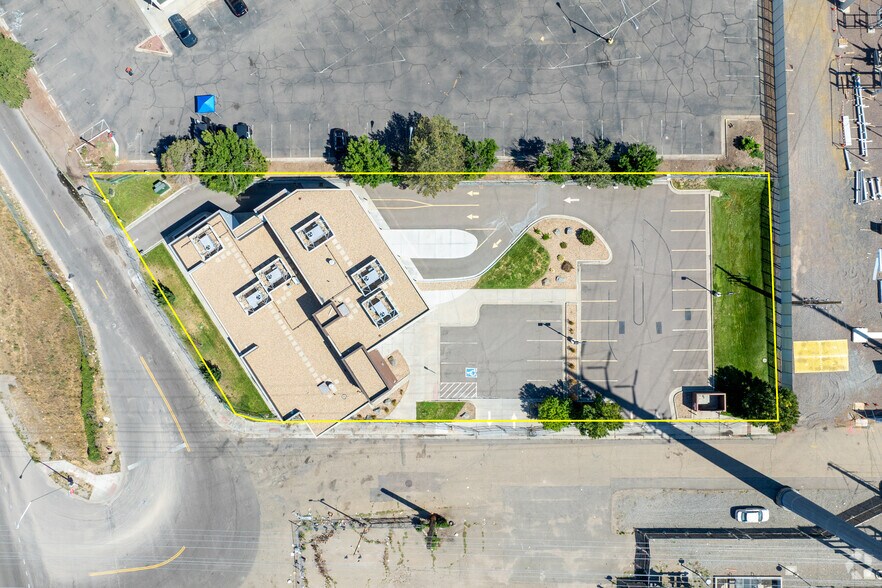 More Photos Of 4000 Quebec St, Denver General Retail For Sale